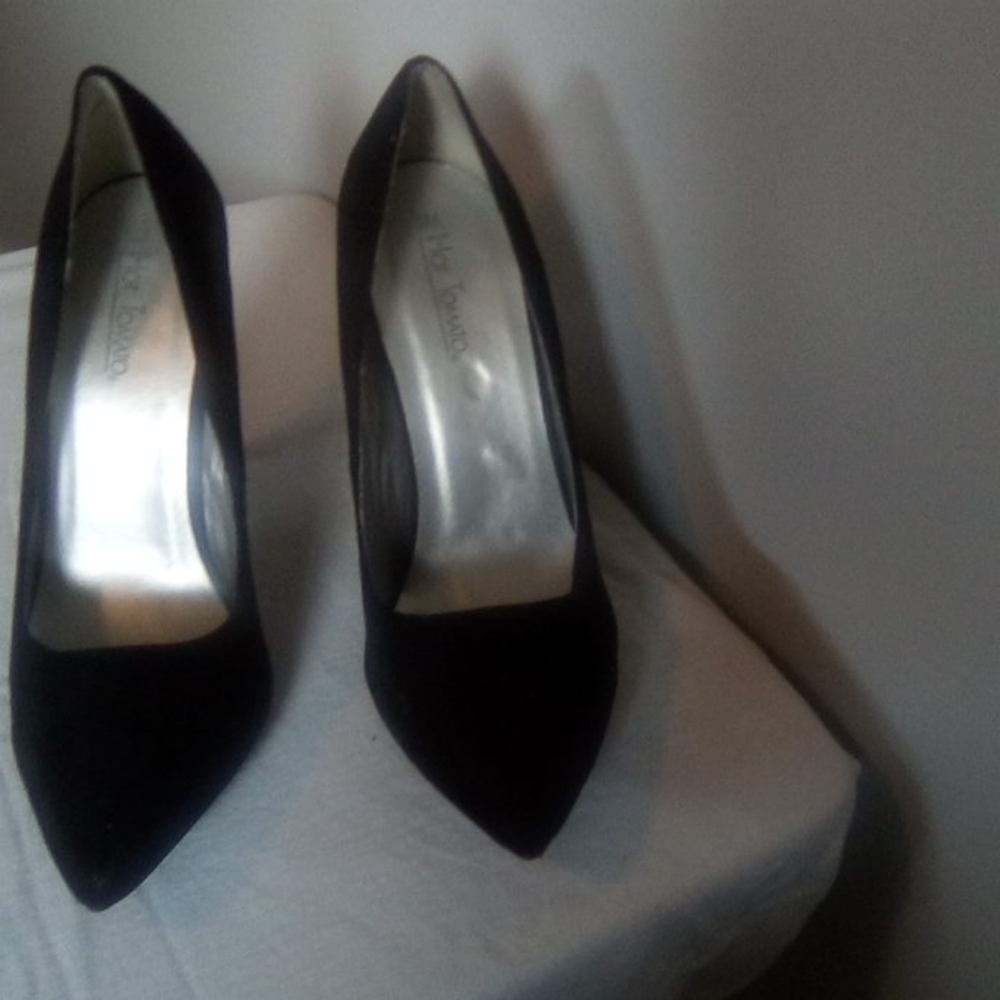 Shoes - Picture 3 of 4